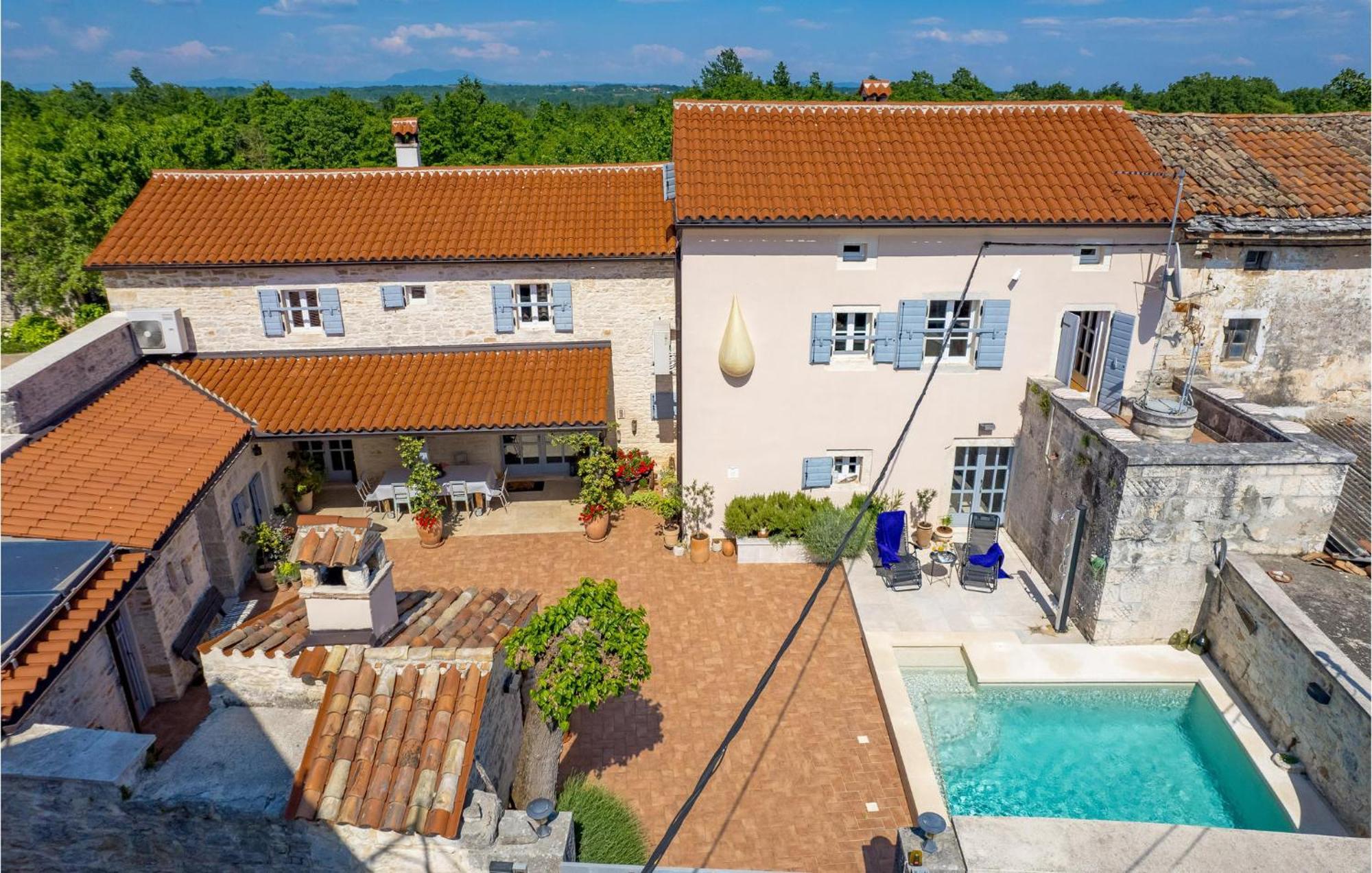 Amazing Home In Foli With Kitchen Eksteriør bilde